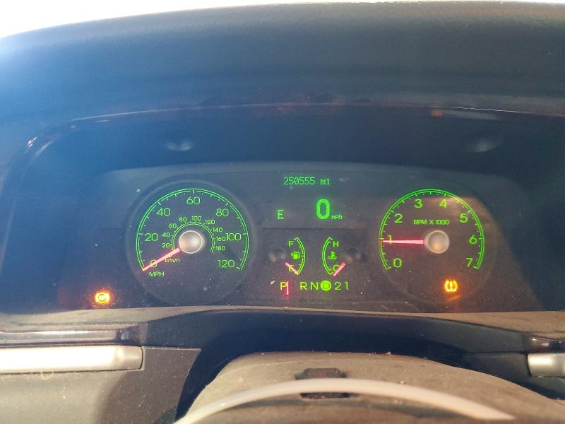 Photo 9 from auction – 2011 LINCOLN TOWN CAR with VIN 2LNBL8CVXBX761236