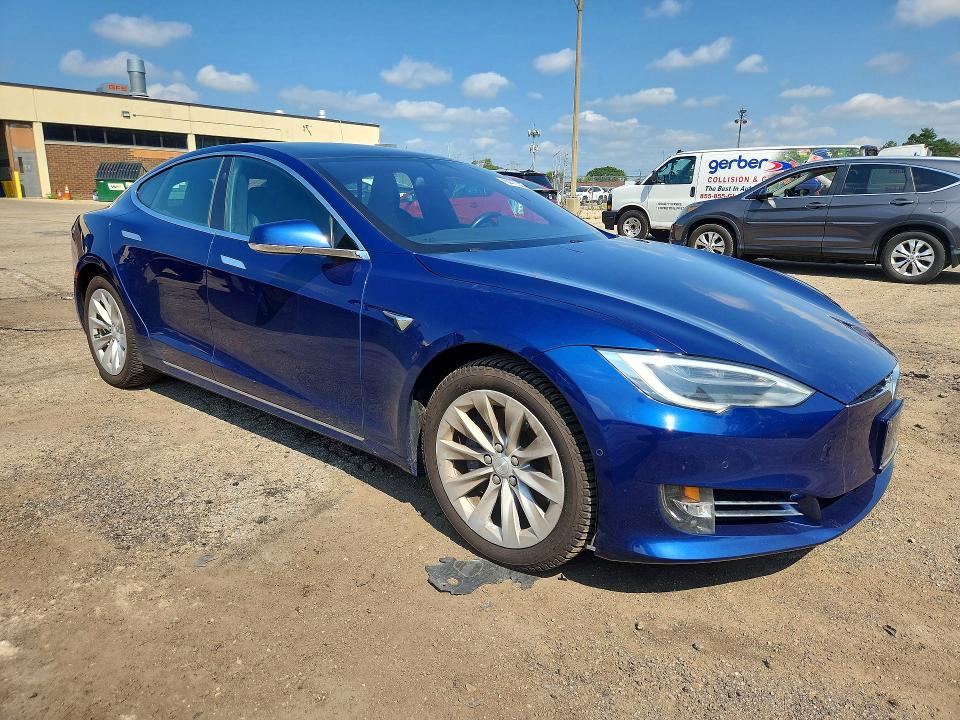 Photo 4 from auction – 2017 TESLA MODEL S with VIN 5YJSA1E28HF216875