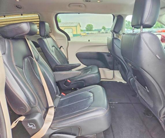 Photo 11 from auction – 2018 CHRYSLER PACIFICA with VIN 2C4RC1BG5JR233295