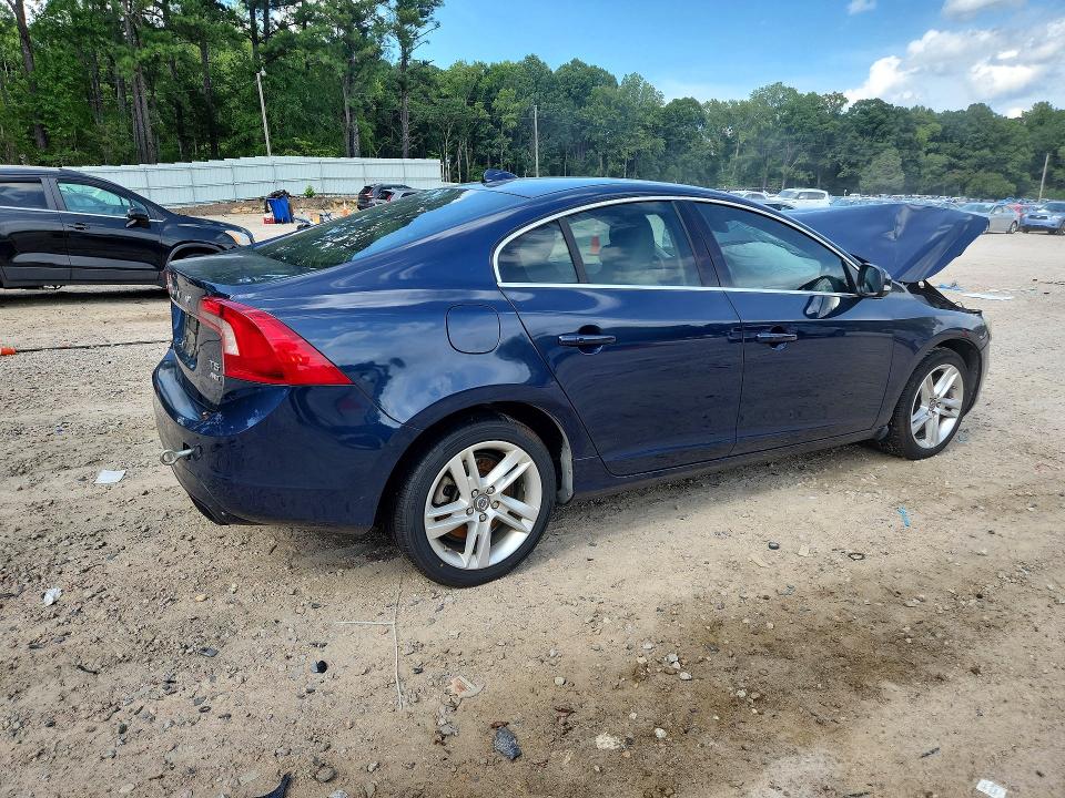 Photo 3 from auction – 2014 VOLVO S60 with VIN YV1612FH4E1285829