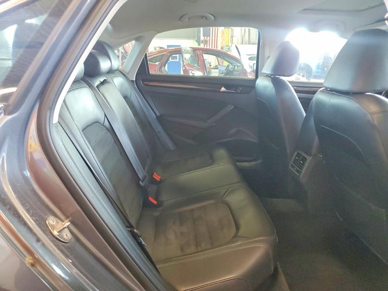 Photo 10 from auction – 2015 VOLKSWAGEN PASSAT with VIN 1VWCV7A38FC022168