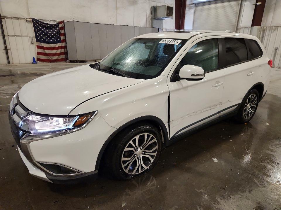 MITSUBISHI OUTLANDER 2018 with VIN JA4AZ3A32JZ064388 - Photo from auction