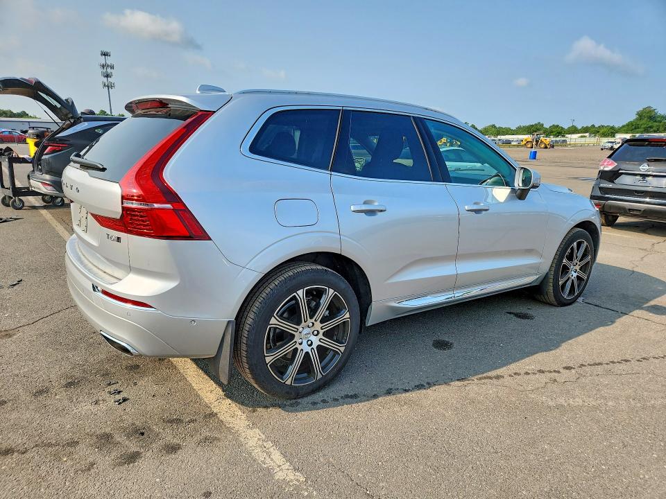 Photo 3 from auction – 2019 VOLVO XC60 with VIN LYVA22RL0KB211468