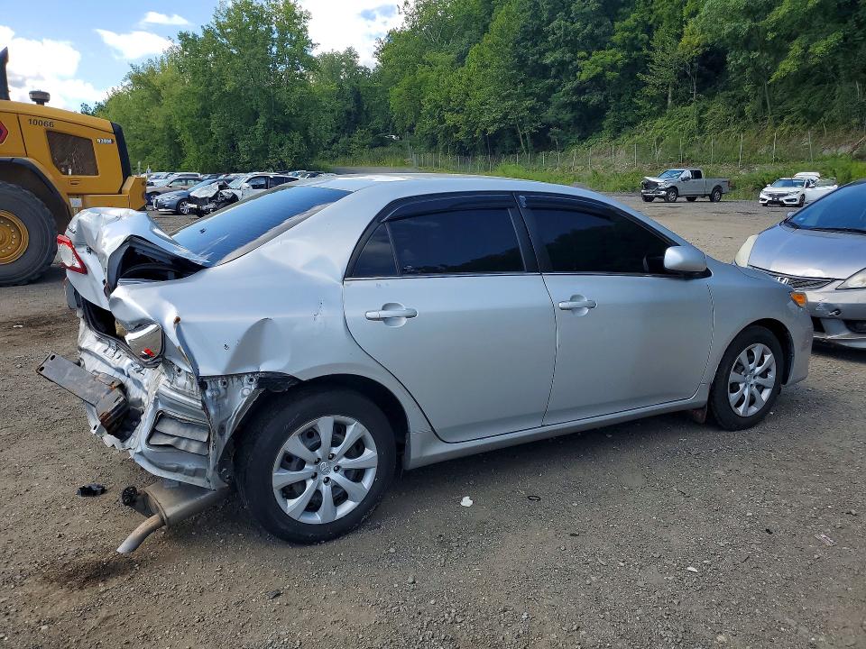 Photo 3 from auction – 2013 TOYOTA COROLLA with VIN 2T1BU4EE8DC998936