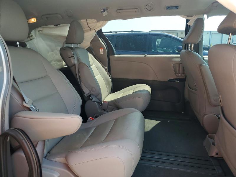 Photo 11 from auction – 2020 TOYOTA SIENNA with VIN 5TDYZ3DC6LS057237