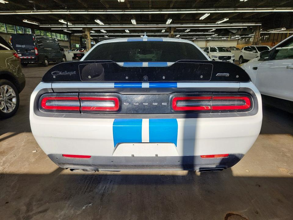 Photo 6 from auction – 2016 DODGE CHALLENGER with VIN 2C3CDZFJ6GH234451