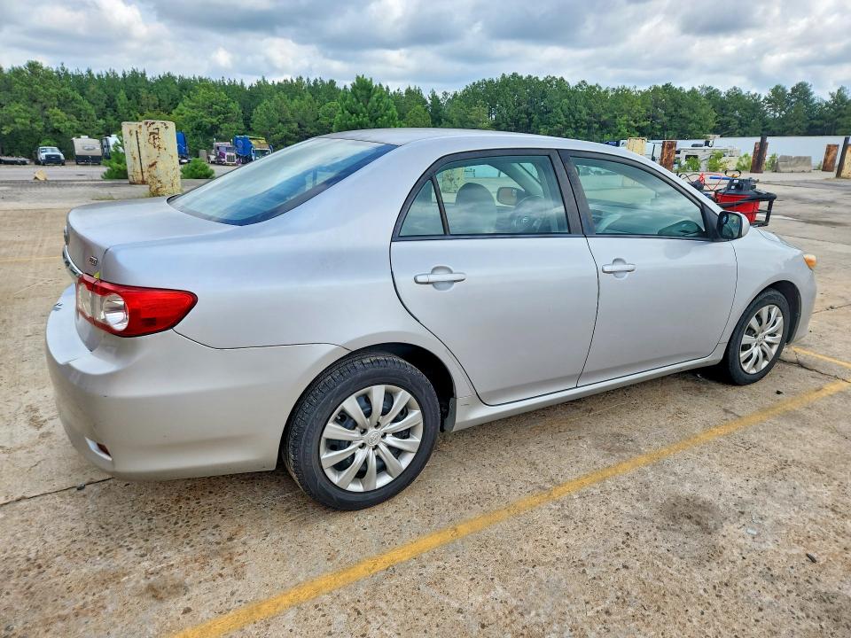 Photo 3 from auction – 2012 TOYOTA COROLLA with VIN 2T1BU4EEXCC869014
