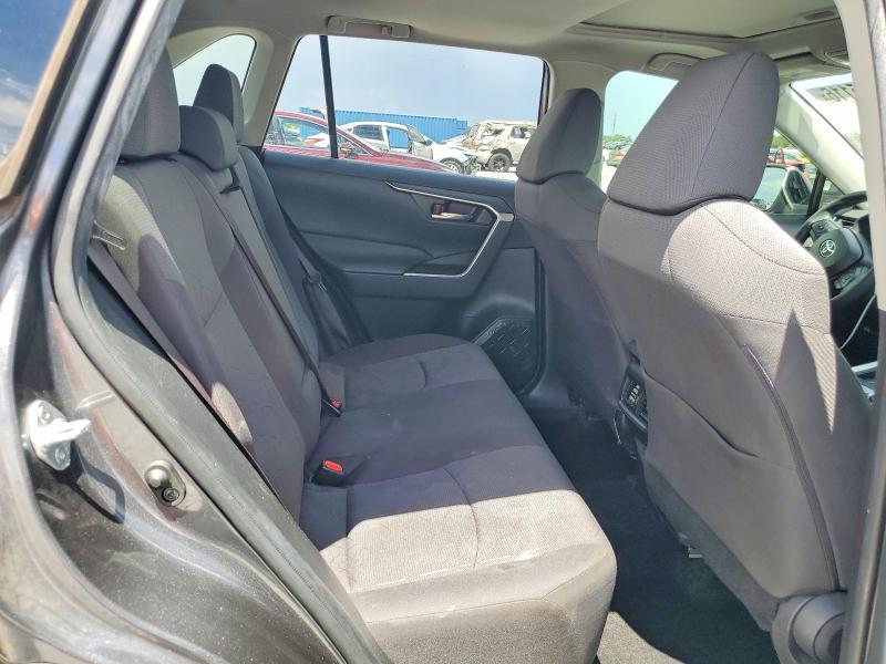 Photo 10 from auction – 2019 TOYOTA RAV4 with VIN JTMW1RFV3KD032676