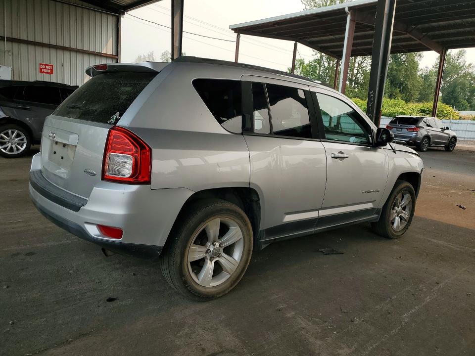 Photo 3 from auction – 2013 JEEP COMPASS with VIN 1C4NJDEB1DD192404