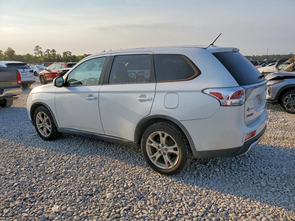 Foto 2 de la subasta – 2015 MITSUBISHI OUTLANDER con VIN JA4AD3A33FZ003282