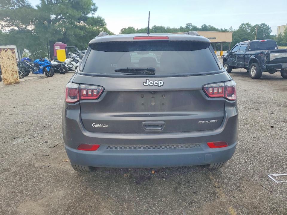 Photo 6 from auction – 2018 JEEP COMPASS with VIN 3C4NJCAB7JT255043