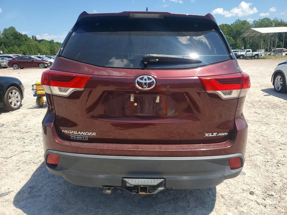 Photo 6 from auction – 2018 TOYOTA HIGHLANDER with VIN 5TDJZRFH3JS906928