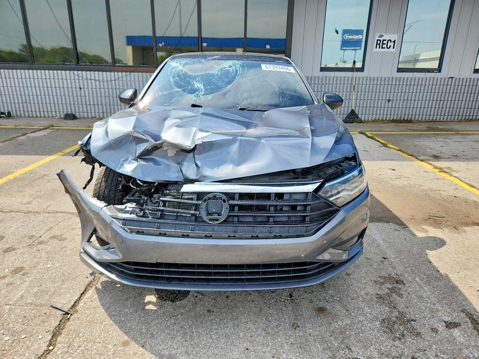 Photo 5 from auction – 2019 VOLKSWAGEN JETTA with VIN 3VWC57BU6KM103329