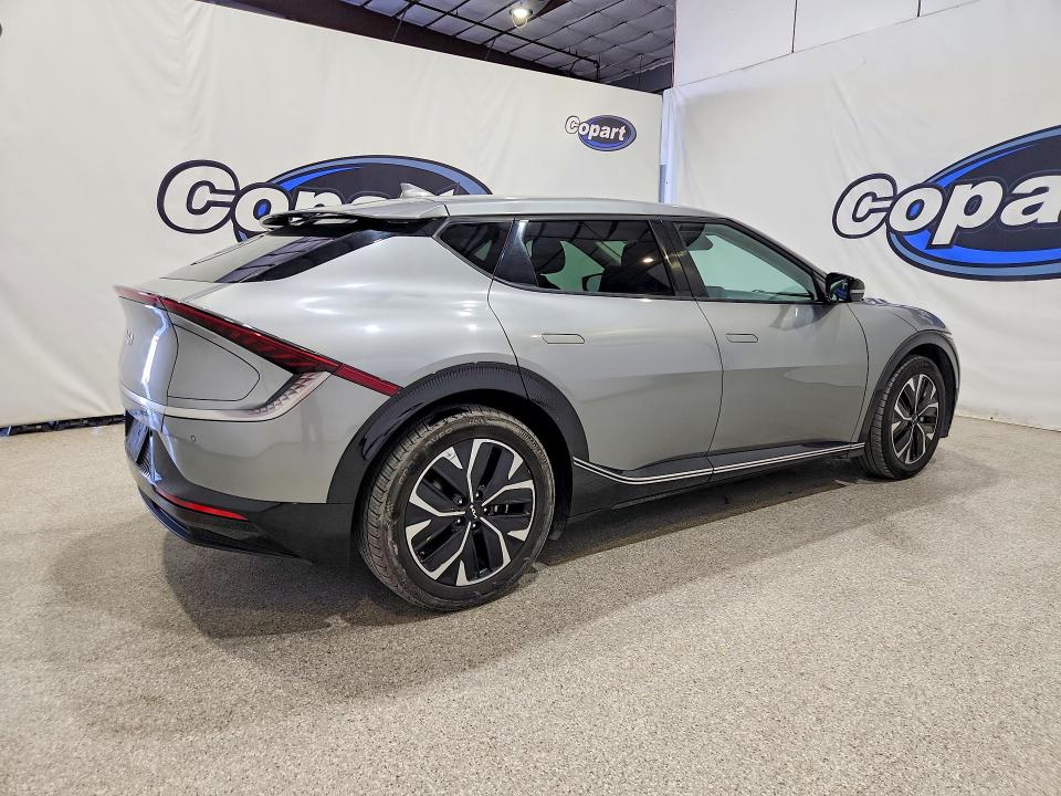 Photo 3 from auction – 2023 KIA EV6 with VIN KNDC34LA7P5602844