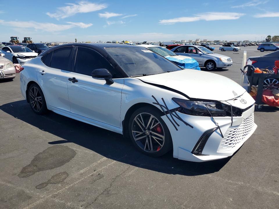 Photo 4 from auction – 2025 TOYOTA CAMRY with VIN 4T1DAACK9SU137995