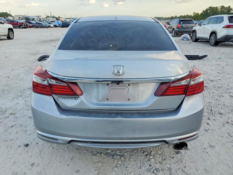 Photo 6 from auction – 2016 HONDA ACCORD with VIN 1HGCR2F89GA050073