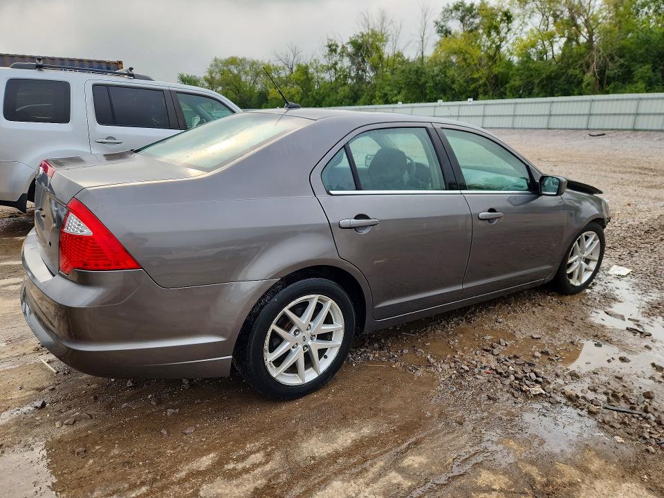 Photo 3 from auction – 2011 FORD FUSION with VIN 3FAHP0HAXBR120084