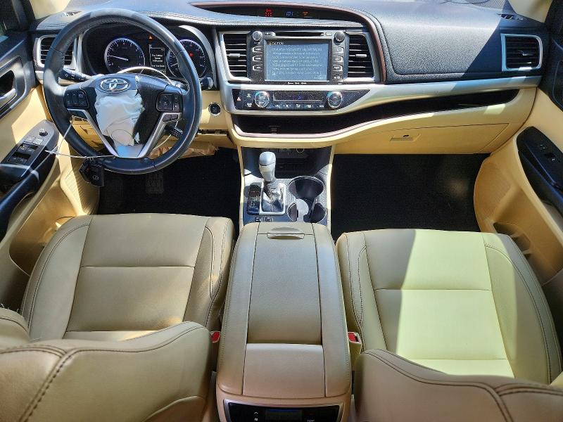 Photo 8 from auction – 2018 TOYOTA HIGHLANDER with VIN 5TDKZRFH1JS254802