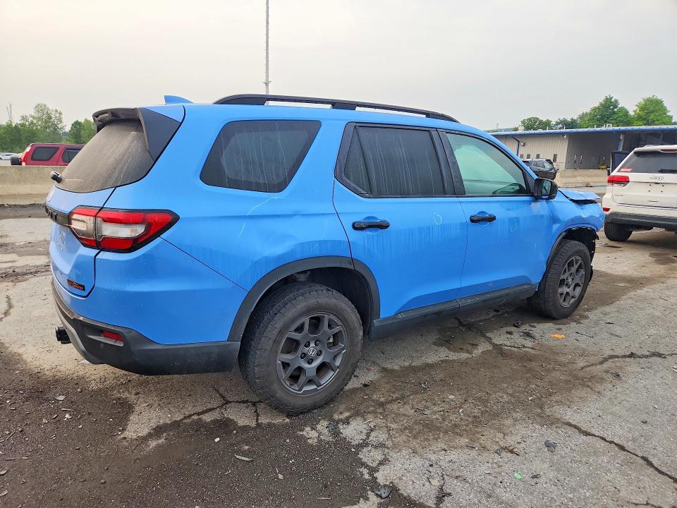 Photo 3 from auction – 2024 HONDA PILOT with VIN 5FNYG1H63RB022909