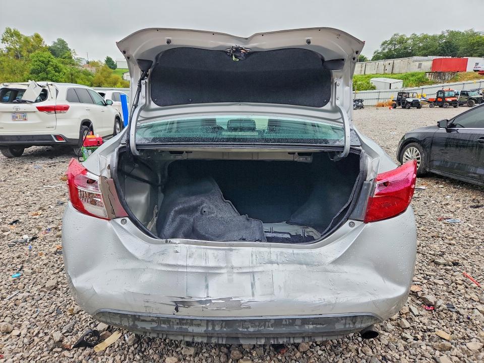 Photo 6 from auction – 2015 TOYOTA COROLLA with VIN 2T1BURHE1FC374732