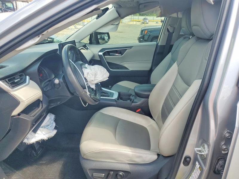 Photo 7 from auction – 2019 TOYOTA RAV4 with VIN 2T3C1RFV6KW012363