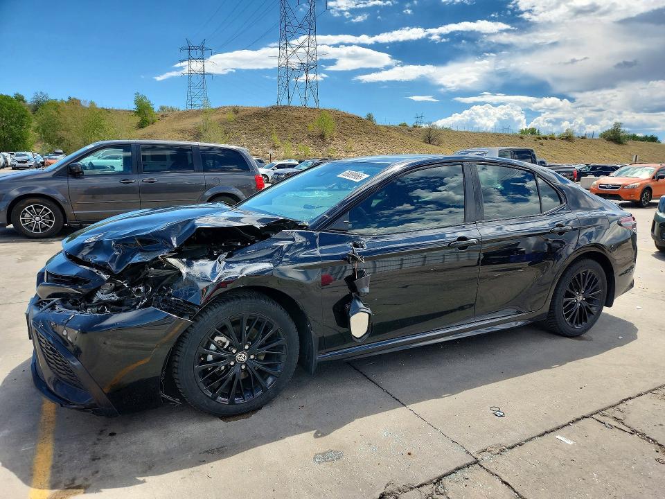 Photo 1 from auction – 2022 TOYOTA CAMRY with VIN 4T1G11BK4NU061444