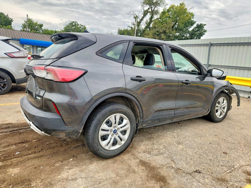 Photo 3 from auction – 2020 FORD ESCAPE with VIN 1FMCU0F60LUA33246