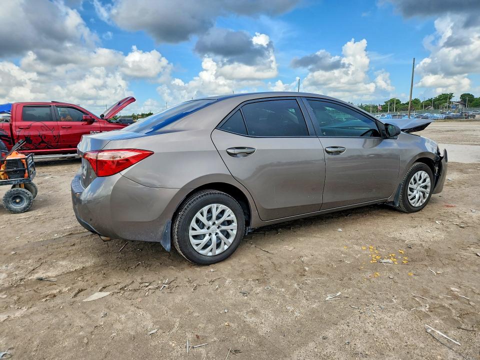 Photo 3 from auction – 2017 TOYOTA COROLLA with VIN 5YFBURHE8HP651380