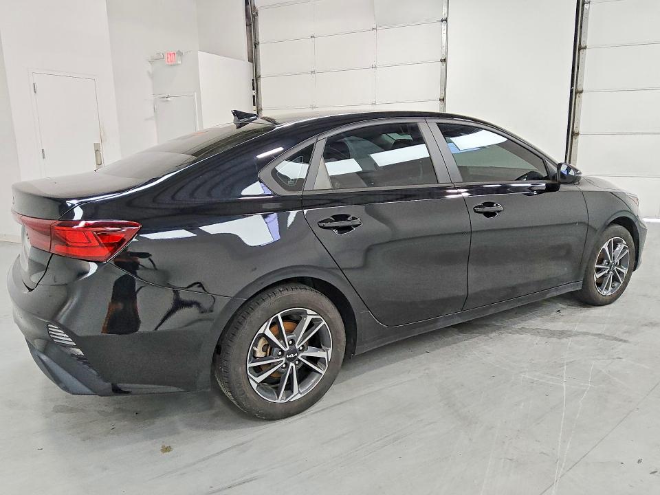 Photo 3 from auction – 2024 KIA FORTE with VIN 3KPF24AD4RE705448