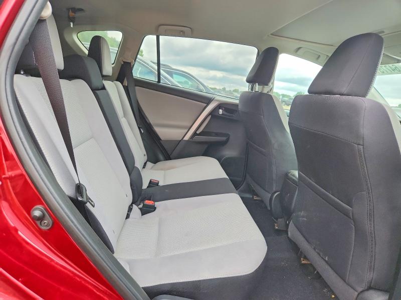 Photo 11 from auction – 2018 TOYOTA RAV4 with VIN 2T3RFREV2JW740743