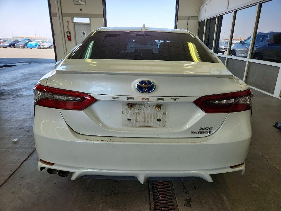 Photo 6 from auction – 2021 TOYOTA CAMRY with VIN 4T1K31AK2MU024526