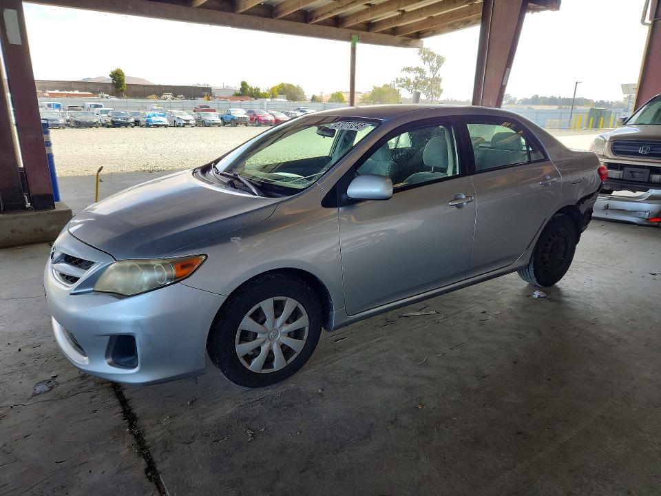 TOYOTA COROLLA 2011 с VIN JTDBU4EE3B9140440 - Снимка от търг