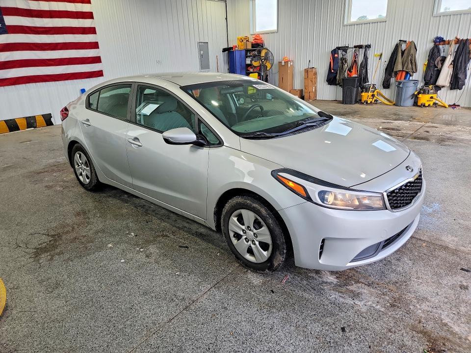 Photo 4 from auction – 2018 KIA FORTE with VIN 3KPFK4A71JE277305