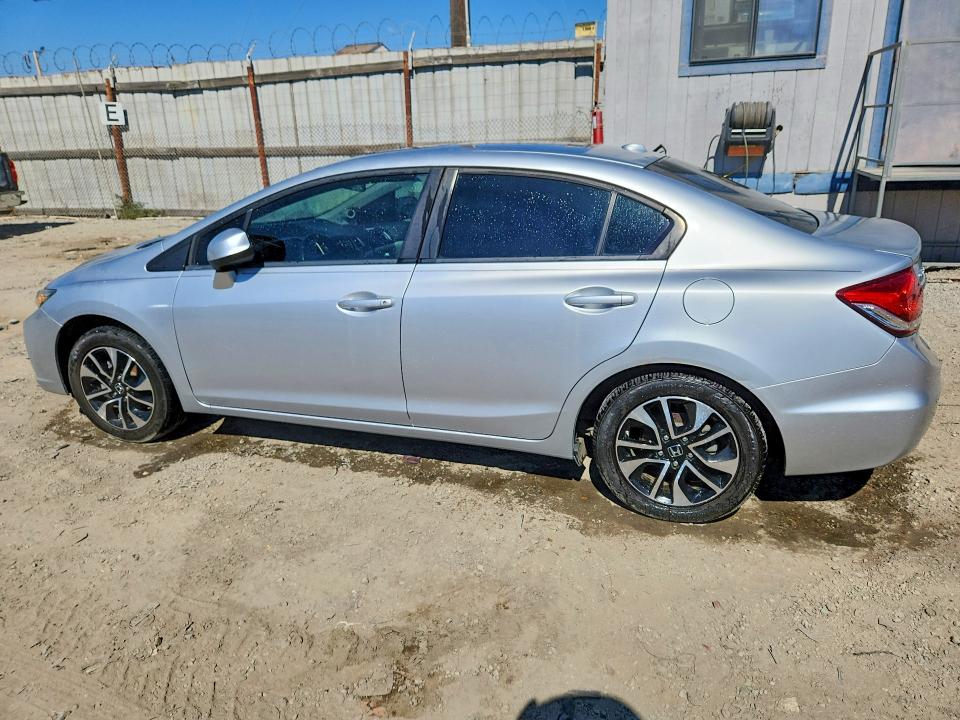 Photo 2 from auction – 2013 HONDA CIVIC with VIN 2HGFB2F93DH539611