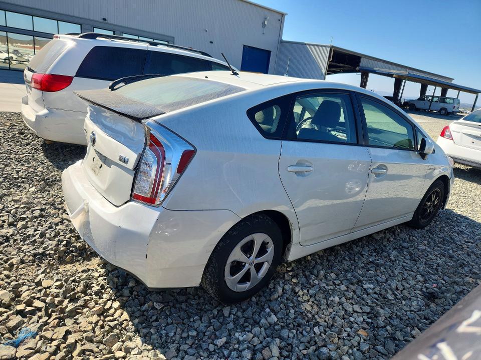 Photo 3 from auction – 2015 TOYOTA PRIUS with VIN JTDKN3DU9F1995230