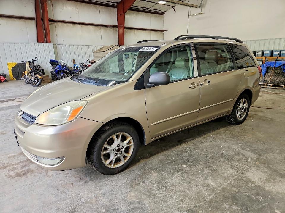 TOYOTA SIENNA 2005 with VIN 5TDBA22C05S037739 - Photo from auction