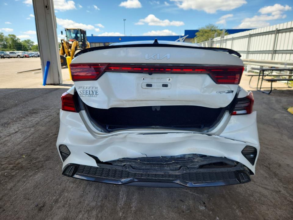 Снимка 6 от търг – 2023 KIA FORTE с VIN 3KPF54AD2PE662488
