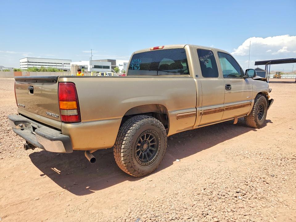 Photo 3 from auction – 2000 CHEVROLET SILVERADO with VIN 2GCEC19T8Y1351335