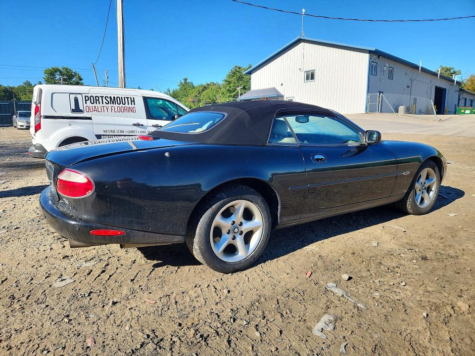 صورة رقم 3 من المزاد - 2002 JAGUAR XK8 مع VIN SAJDA42C42NA25782