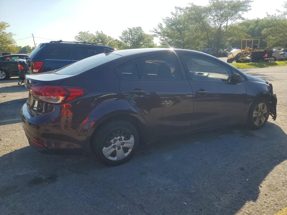 Photo 3 from auction – 2018 KIA FORTE with VIN 3KPFK4A77JE264039