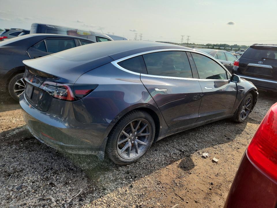 Photo 3 from auction – 2019 TESLA MODEL 3 with VIN 5YJ3E1EA0KF400411