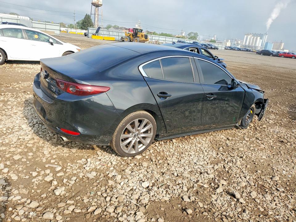 Photo 3 from auction – 2019 MAZDA 3 with VIN JM1BPACL7K1108063