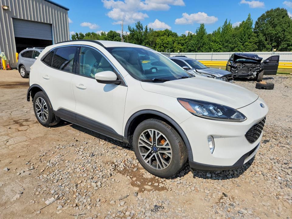 Photo 4 from auction – 2020 FORD ESCAPE with VIN 1FMCU9H68LUA93437