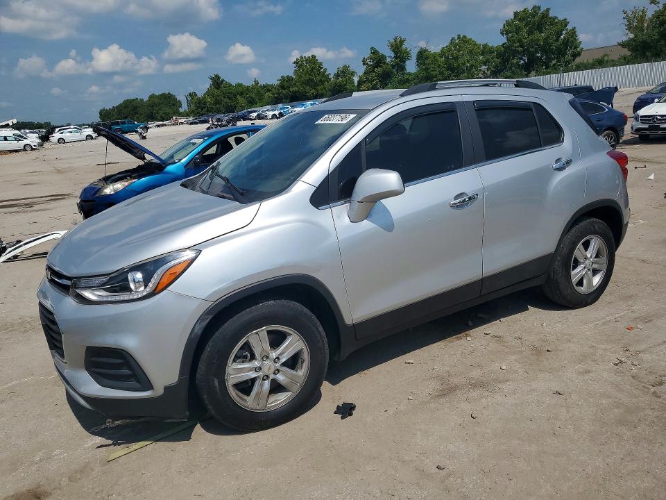 CHEVROLET TRAX 2018 with VIN KL7CJLSB7JB734678 - Photo from auction
