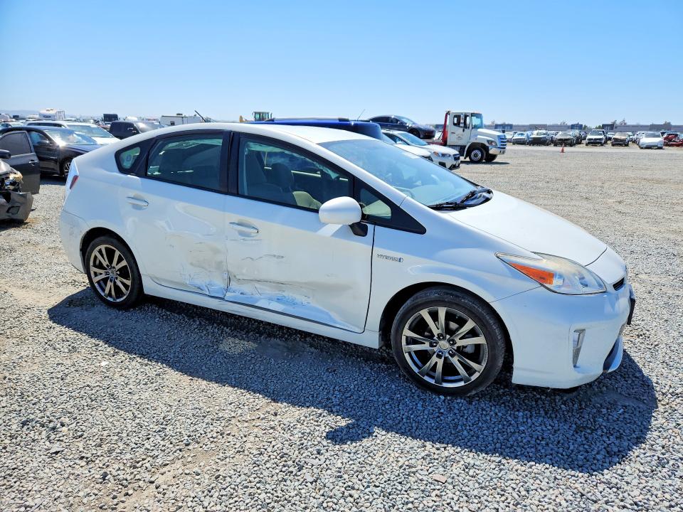 Photo 4 from auction – 2015 TOYOTA PRIUS with VIN JTDKN3DU5F1979557