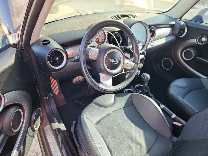 Photo 8 from auction – 2008 MINI COOPER with VIN WMWMF73548TV37820