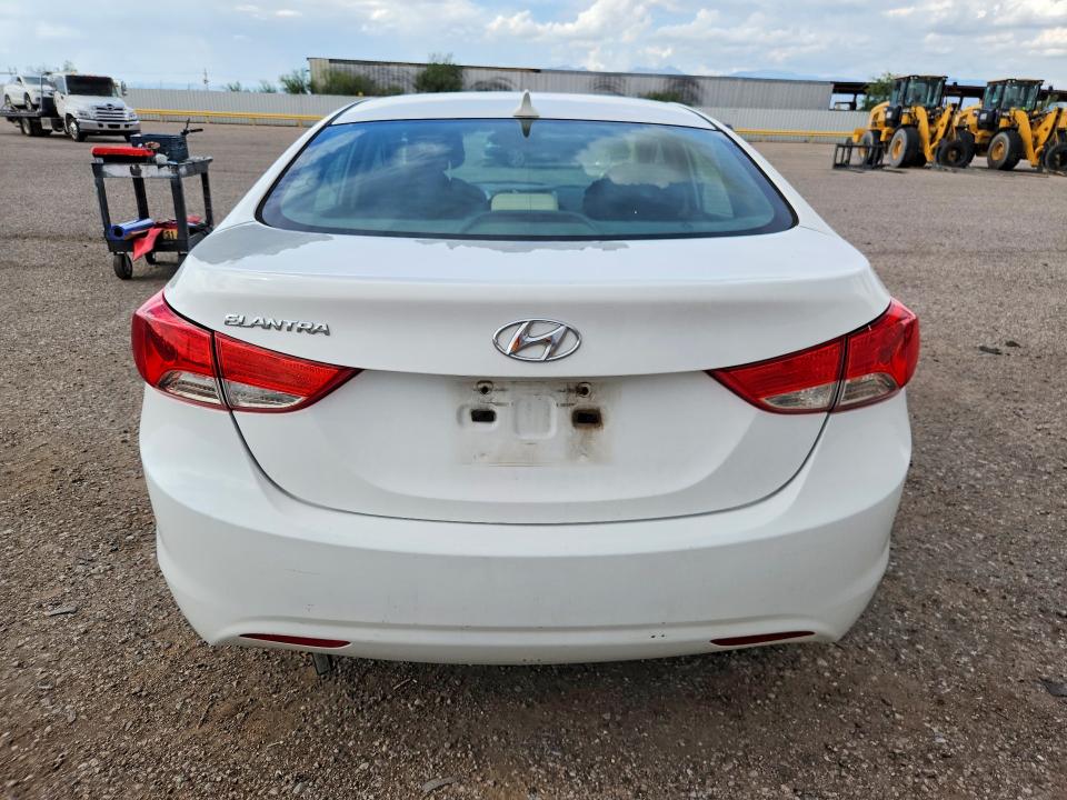 Photo 6 from auction – 2013 HYUNDAI ELANTRA with VIN 5NPDH4AE4DH211237