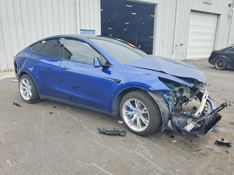 Photo 4 from auction – 2020 TESLA MODEL Y with VIN 5YJYGDEE1LF030530