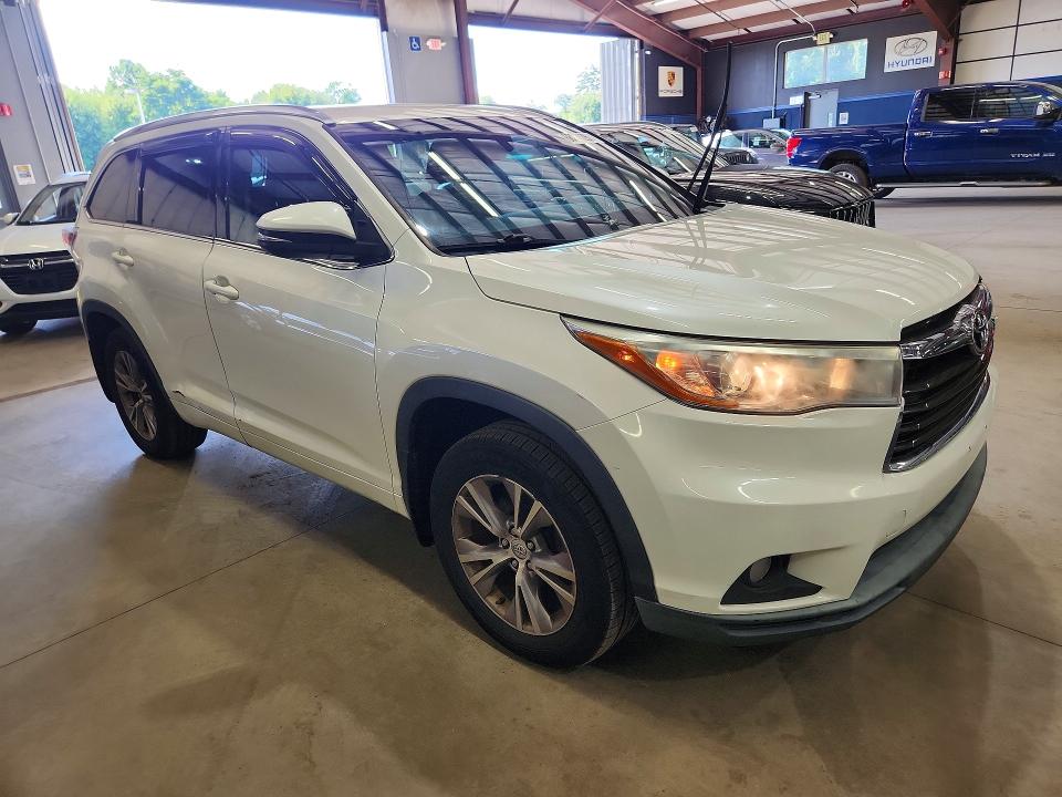 Zdjęcie 4 z aukcji – 2015 TOYOTA HIGHLANDER z VIN 5TDJKRFHXFS110964