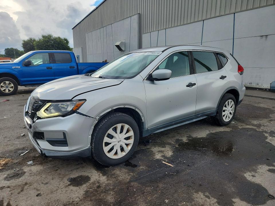 NISSAN ROGUE 2017 with VIN KNMAT2MV8HP589363 - Photo from auction